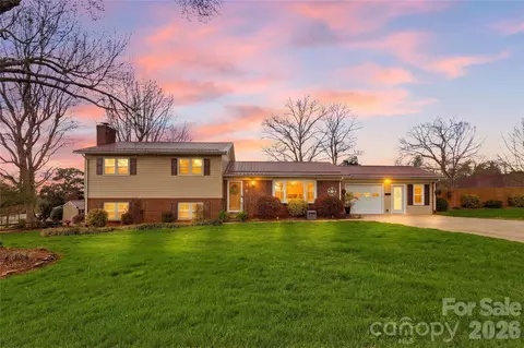 235 Havenhurst Rd, Hickory, NC 28601