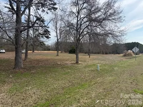 2837 Blacksburg Rd, Earl, NC 28038