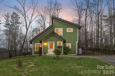 14 Sunny Hollow Ln, Fairview, NC 28730