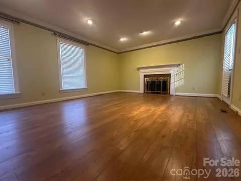 Living - 2073 John Munn Rd, Bethune, SC 29009 photo 2 of 4