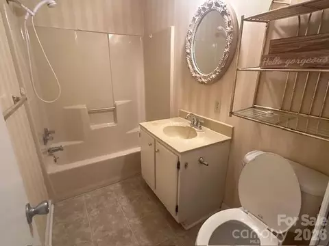 Bath - 2073 John Munn Rd, Bethune, SC 29009 photo 2 of 2