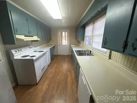 Kitchen - 2073 John Munn Rd, Bethune, SC 29009 photo 1 of 1
