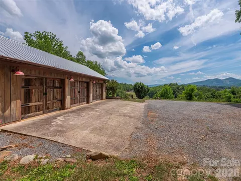 Exterior - 461 Ferguson Cove Loop, Clyde, NC 28721 photo 3 of 11