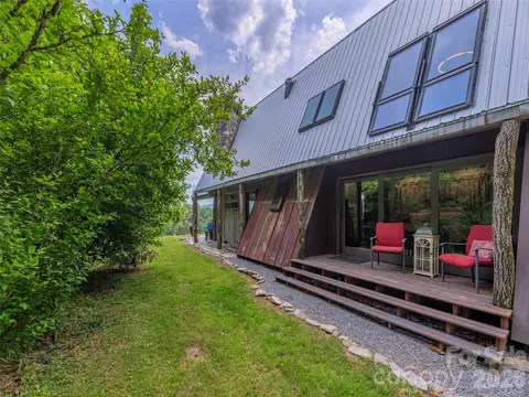Exterior - 461 Ferguson Cove Loop, Clyde, NC 28721 photo 5 of 11