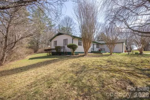 22 Stoney Nob Dr, Hendersonville, NC 28792