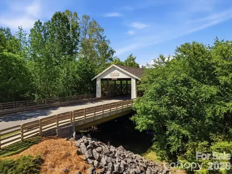 2009 Burton Point Ct, Waxhaw, NC 28173