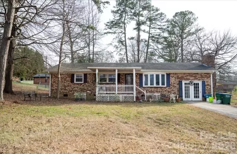 406 E Texas Ave, Bessemer City, NC 28016