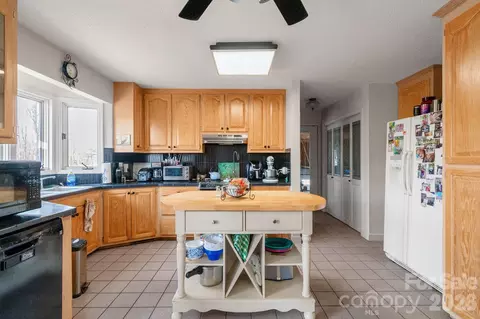 Kitchen - 1643 Old Pardue Rd, Lancaster, SC 29720 photo 1 of 6