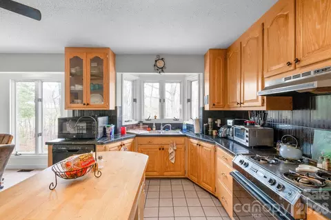 Kitchen - 1643 Old Pardue Rd, Lancaster, SC 29720 photo 4 of 6