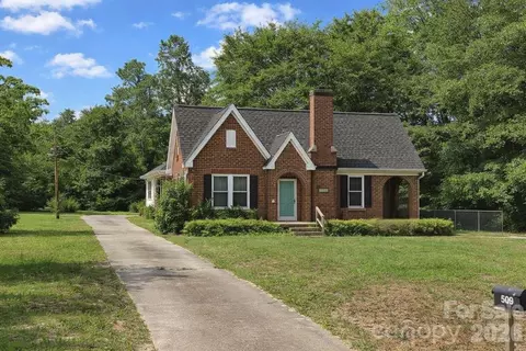 509 E Hilton St, Kershaw, SC 29067