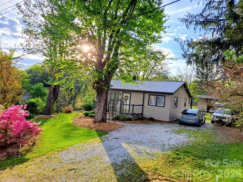 8 Linda Vista Dr, Asheville, NC 28806