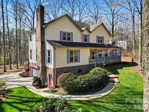 8606 Wellington Ln, Harrisburg, NC 28075