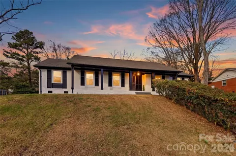 7301 Marlbrook Dr, Charlotte, NC 28212