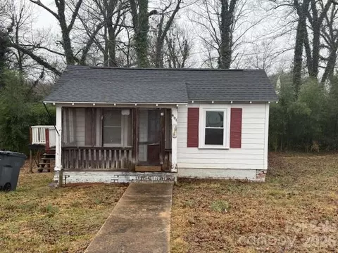 601 S College St, Dallas, NC 28034