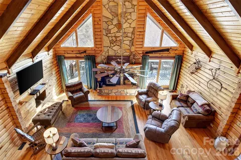 542 Allen Mountain Ln, Spruce Pine, NC 28777