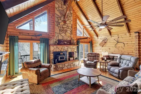 542 Allen Mountain Ln, Spruce Pine, NC 28777