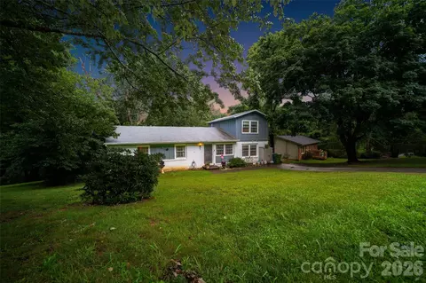 6 Hillview Cir, Asheville, NC 28805
