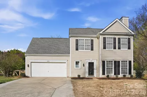 236 Aylesbury Ln, Indian Trail, NC 28079