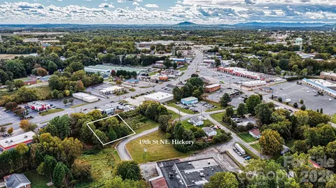 000 12th Avenue Ne 8-9 Pl NE #8-9, Hickory, NC 28601