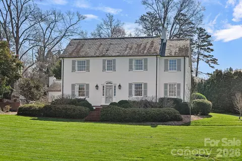 1845 Pinewood Cir, Charlotte, NC 28211