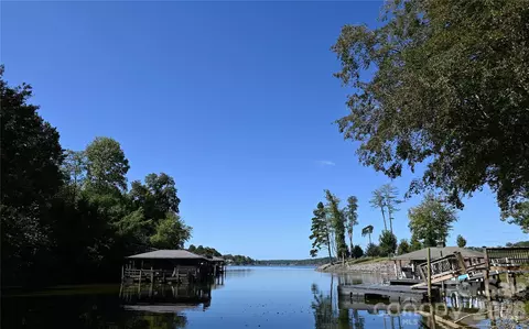 4559 1st Nw St NW, Hickory, NC 28601