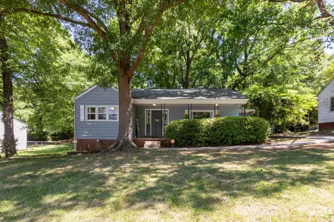 812 N Ransom St, Gastonia, NC 28052