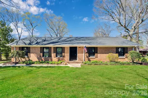 107 Woodlynn Dr, Charlotte, NC 28214