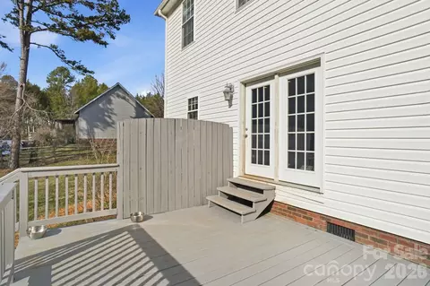 Exterior - 9665 Autumn Cir, Davidson, NC 28036 photo 3 of 4