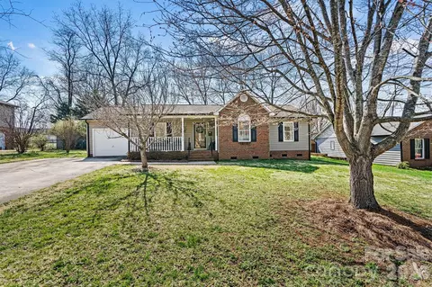 215 Towne Nw Ct NW, Conover, NC 28613