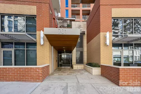 701 Royal 1009 Ct #1009, Charlotte, NC 28202