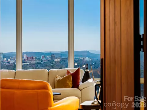102 Horizon Hill Rd, Asheville, NC 28804