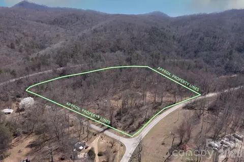 1739 Polly Spout Rd, Marion, NC 28752