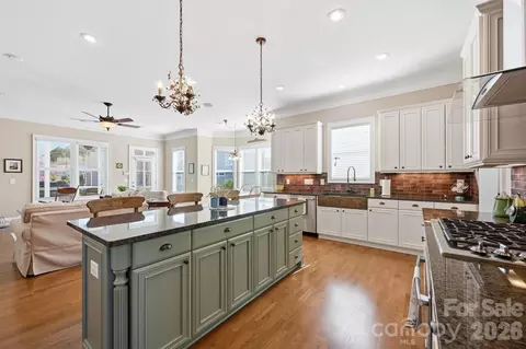 Kitchen - 20106 Dowry Ct, Cornelius, NC 28031 photo 4 of 5