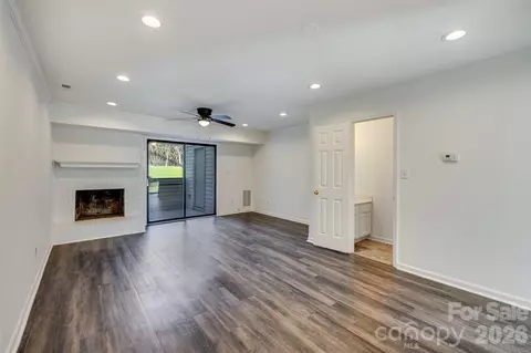 11020 Carmel Crossing Rd, Charlotte, NC 28226