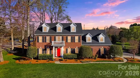 2716 Charleston Ct, Claremont, NC 28610