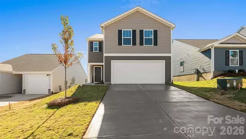 15 Katherine Emilie Dr, Hendersonville, NC 28792
