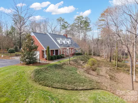4125 Hideaway Ne Ct NE, Hickory, NC 28601