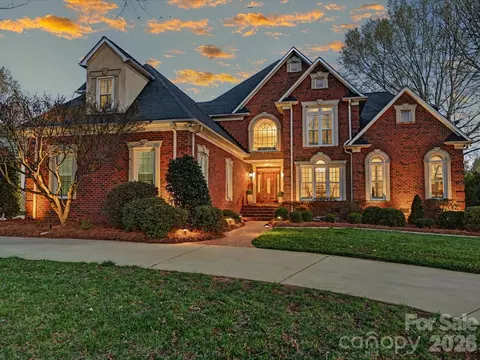 1321 Churchill Downs Dr, Waxhaw, NC 28173