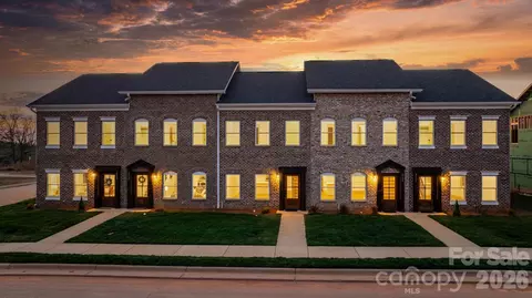 2117 24th Street Se Ln SE, Hickory, NC 28602