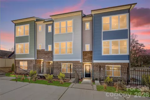 1144 Bismuth Ln, Charlotte, NC 28211