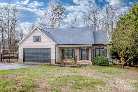 225 Delview Dr, Cherryville, NC 28021
