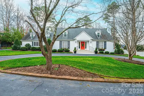 935 18th Avenue Nw Dr NW, Hickory, NC 28601