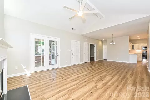 8348 Highland Glen Dr, Charlotte, NC 28269