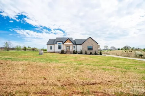 1353 Maple Lee Ct, Lincolnton, NC 28092