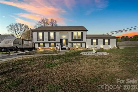 10931 Magenta Ln, Charlotte, NC 28262