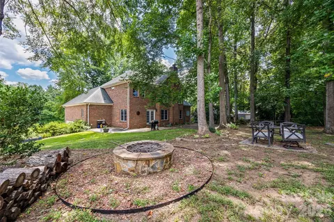 215 Ballard Ct, Fort Mill, SC 29715