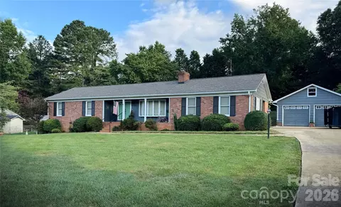 105 Terrace Pl, Lincolnton, NC 28092