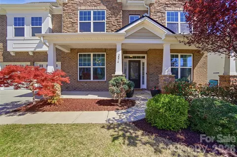 Exterior - 2074 Feldspar Dr, Davidson, NC 28036 photo 3 of 8