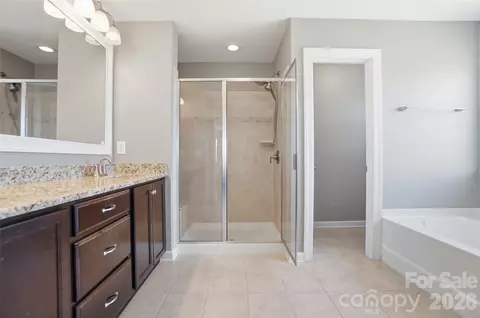 Bath - 2074 Feldspar Dr, Davidson, NC 28036 photo 2 of 5