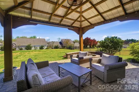 Exterior - 2074 Feldspar Dr, Davidson, NC 28036 photo 5 of 8